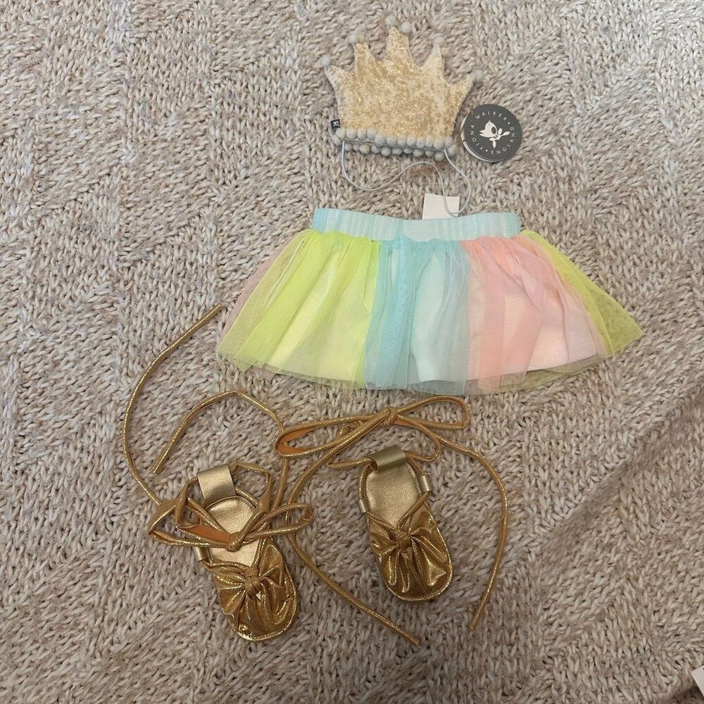 NWT girls NB/0-3 months photo props gold crown, gold gladiator sandal, and tutu